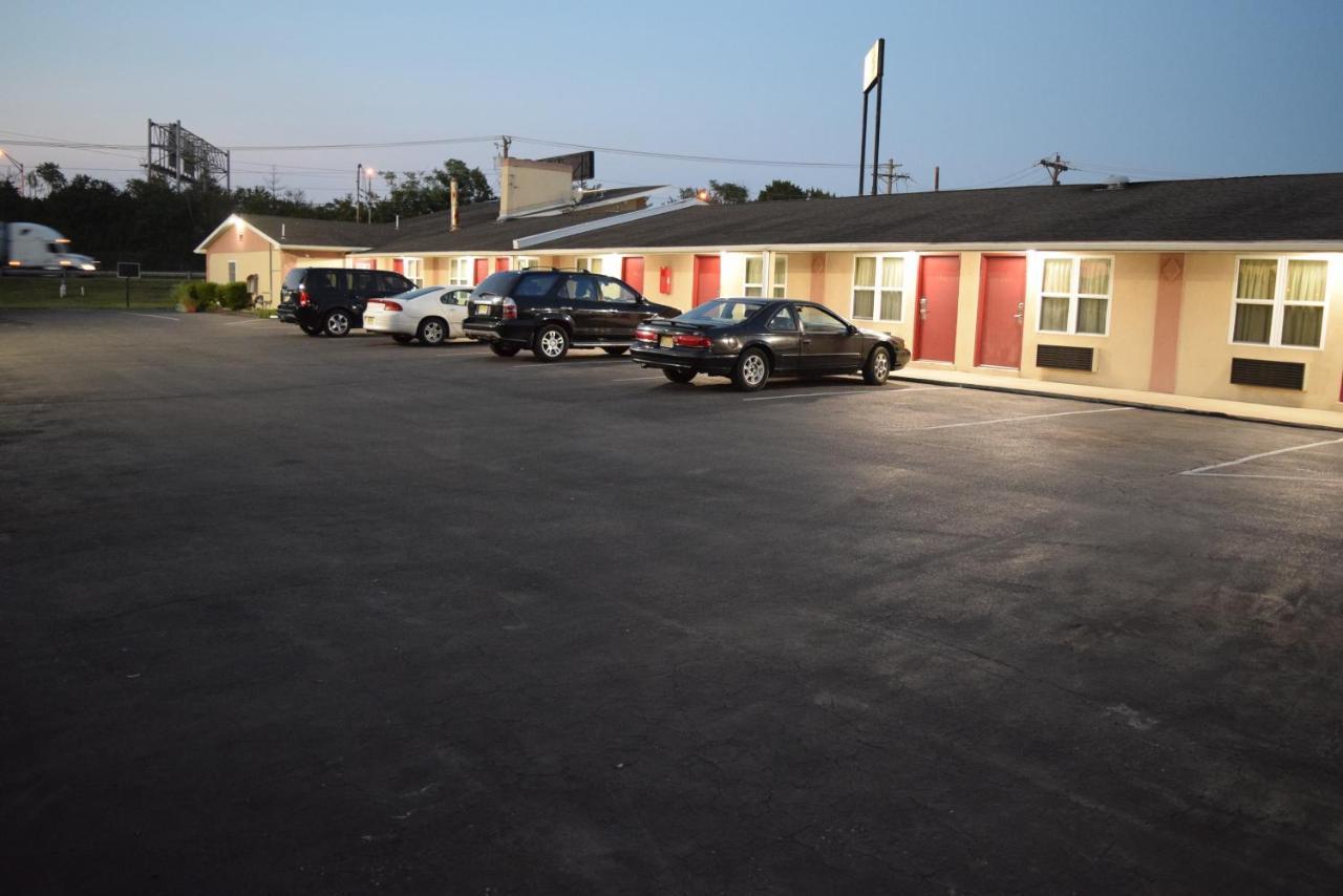 White Oaks Motel Pennsville/Carneys Point Экстерьер фото